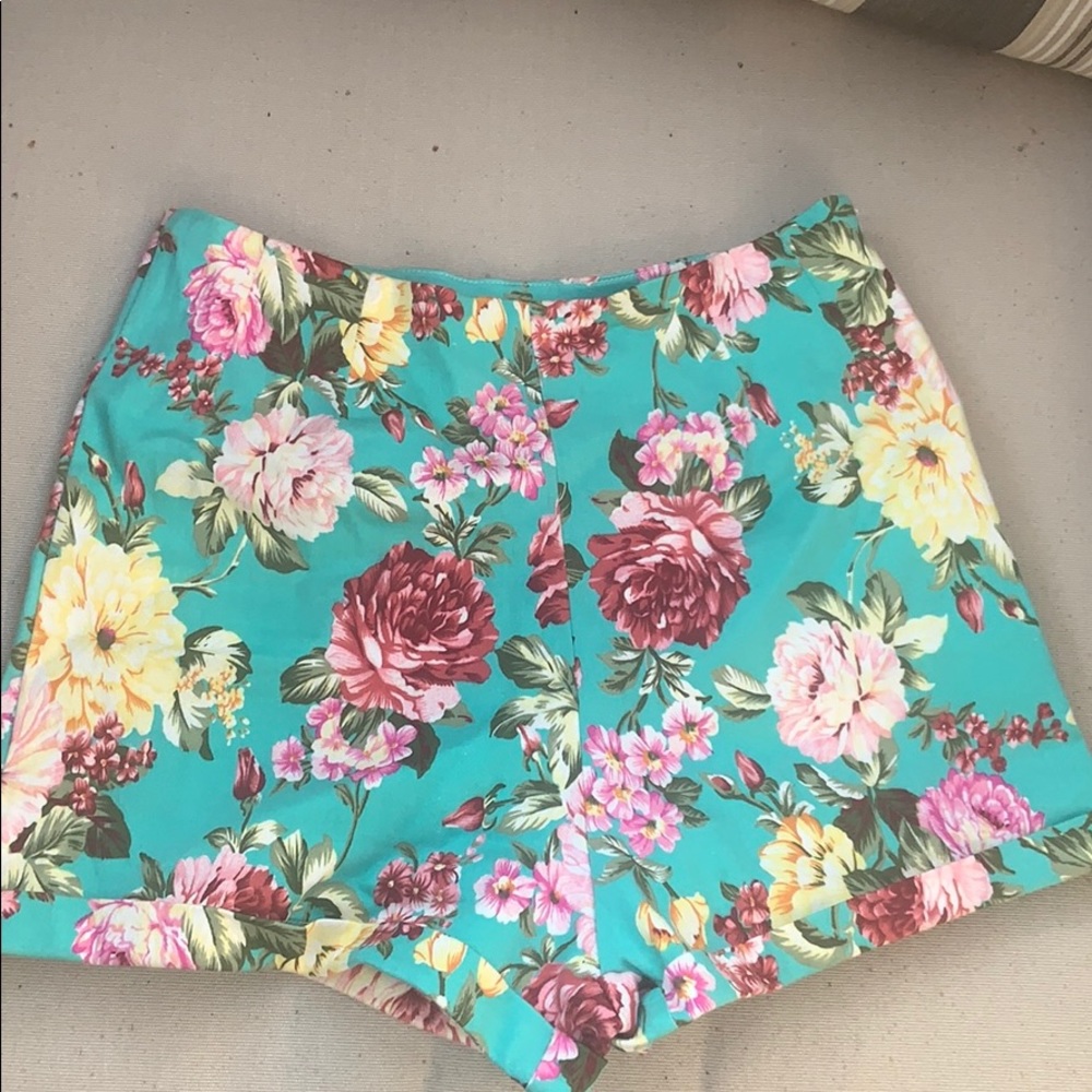 Brandy Melville floral shorts